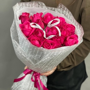 Букет "Джозефина" из 15 малиновых роз (50 см) в Голицыно