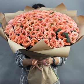 Букет "Персик" из 101 махровой розы Риджентс парк (60 см) в Голицыно