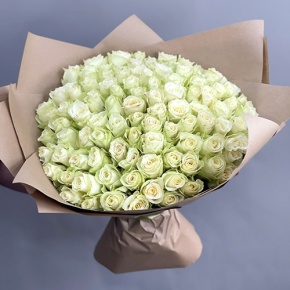Букет 101 белая роза кения (40 см) в Голицыно