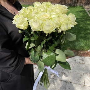 Букет из 21 белой розы (70 см) в Голицыно