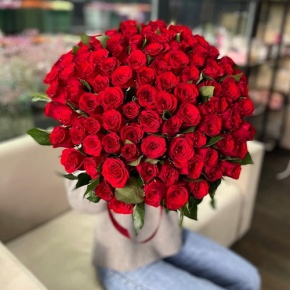 Букет "Классический" из 101 красной розы Кения (60 см) в Голицыно