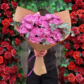 Букет  "Гармония" из 7 хризантем с эвкалиптом в Голицыно