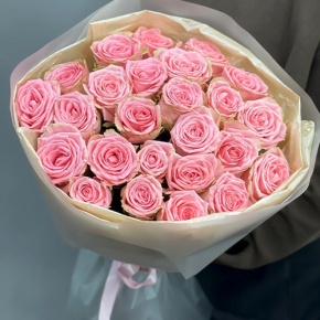 Букет из нежных 25 роз Софи Лорен (60 см) в Голицыно