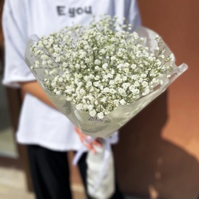 Букет из 5 белых гипсофил в Голицыно