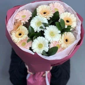Букет из 13 белых гербер микс в Голицыно