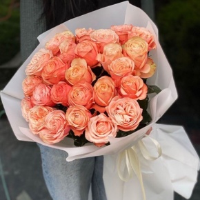 Букет из 23 пионовидных роз Эквадор сорта Кахала (60см) в Голицыно
