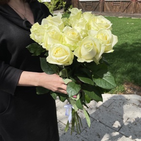 Букет из 11 белых роз (70 см) в Голицыно