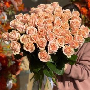 Букет из 51 персиковой розы (60 см) в Голицыно
