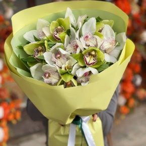 Букет "Бруклин" из орхидей и альстромерий в Голицыно