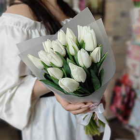 Букет из 15 белых тюльпанов в Голицыно