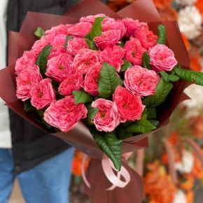 Букет из 25 махровых пионовидных роз Риджентс парк  (60 см) в Голицыно