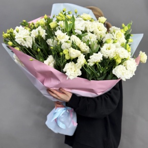 Букет "Изысканность" из 31 белой эустомы в Голицыно