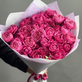 Букет из 11 кустовых пионовидных роз Джульетта в Голицыно