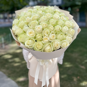 Букет "Манталь" из 51 белой розы (60 см) в Голицыно