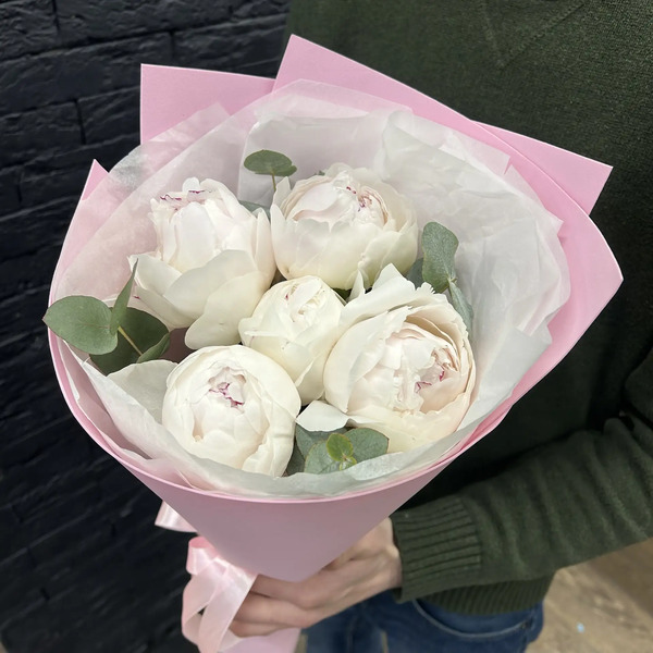 Букет из 5 пионов Одиле "Пломбир" в Голицыно
