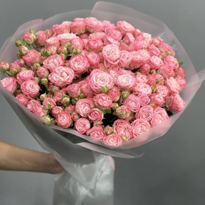 Букет из 33 кустовых пионовидных роз Бомбастик (60 см) в Голицыно