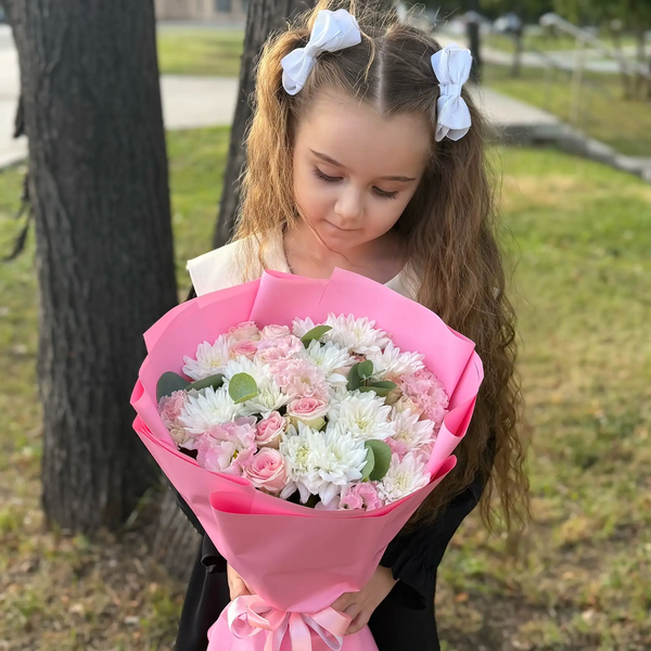 Букет из хризантем, эустом и роз в Голицыно