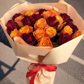 Букет "Благородный" из 27 Кенийских роз микс (40 см) в Голицыно