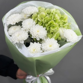 Букет "Линда" из хризантем и Голландской гортензии в Голицыно