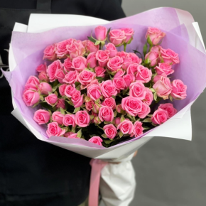 Букет "Рассвет принцессы" из 15 кустовых роз (50 см) в Голицыно