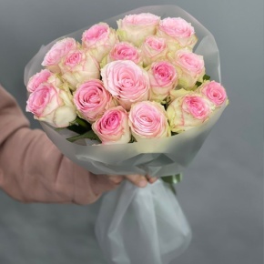 Букет из 17 роз Кения (40 см) в Голицыно