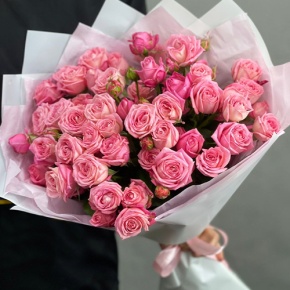 Букет из 11 нежных кустовых роз в Голицыно
