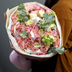 Букет "Миссис" из кустовой розы Джульетта и эустом в Голицыно