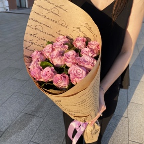 Букет из 15 роз Меритим в крафте (60 см) в Голицыно