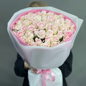 Букет из 51 нежной пастельной розы (60 см) в Голицыно