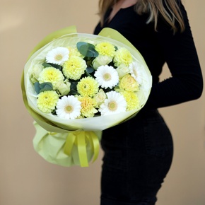 Букет "Лимонный" из георгин, диантусов, роз, гербер и эвкалипта в Голицыно