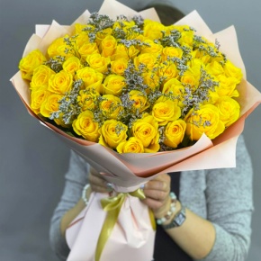 Букет из 51 лимонной розы с лимониумом в Голицыно