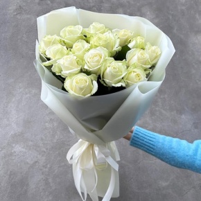 Букет "Умка" из 15 белых роз (50 см) в Голицыно