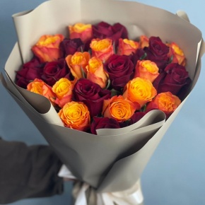 Букет из 25 Кенийских роз микс (40 см) в Голицыно