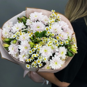 Букет "Сиэтл" из хризантем, альстромерий и ромашек в Голицыно