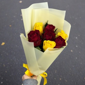 Букет из 7 Кенийских роз (40 см) в Голицыно