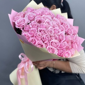 Букет из 51 пастельной розы Аваланж (60 см) в Голицыно