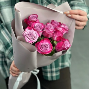 Букет "Сесилия" из 9 фиолетовых роз кения (40 см) в Голицыно