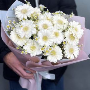 Нежный букет из гербер и ромашек в Голицыно