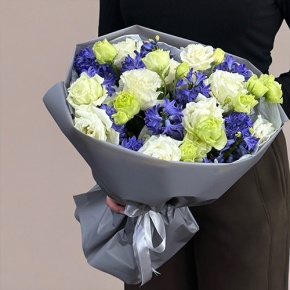 Букет из ароматных гиацинтов и эустом в Голицыно