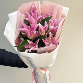 Монобукет из 9 ароматных розовых лилий в Голицыно