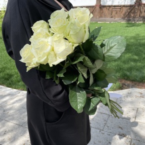 Букет из 9 белых роз (70 см) в Голицыно