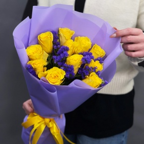 Букет "Лейкерс" из лимонных роз и статицы в Голицыно