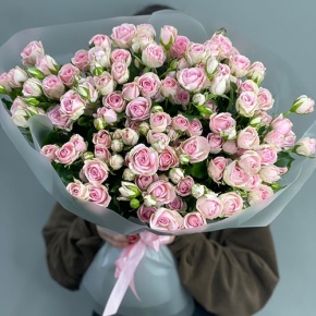 Букет "Постоянство" из 25 кустовых роз (60 см) в Голицыно