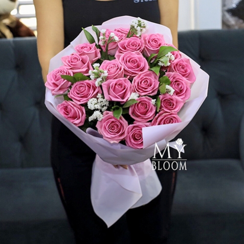 Букет из 21 розовой розы Аква (50 см) в Голицыно