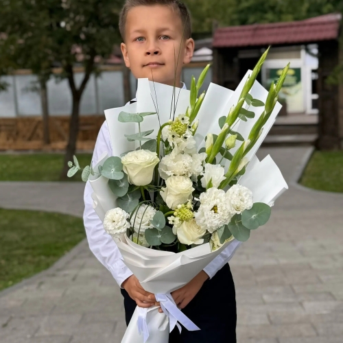 Букет на 1 сентября с гладиолусами, розами, эустомой и орнитогалумом в Голицыно