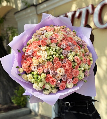 Букет из 101 кустовой розы микс в Голицыно